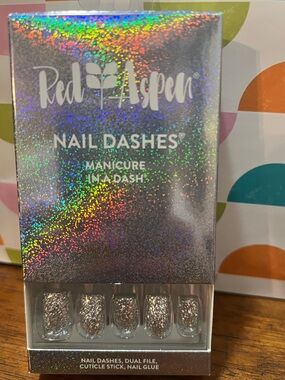 Red Aspen Nail Dashes Silver Glitter Press-On Nails - RAFAELLA IS RADIANT